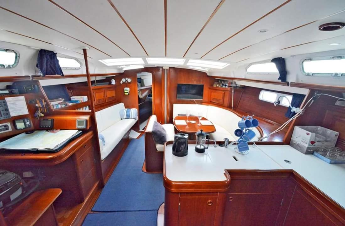 Luxury Yacht Stay "White Dove" Sleeps 6 Gibraltár Kültér fotó