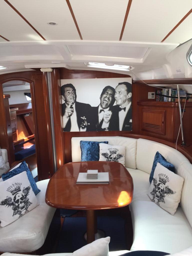 Luxury Yacht Stay "White Dove" Sleeps 6 Gibraltár Kültér fotó