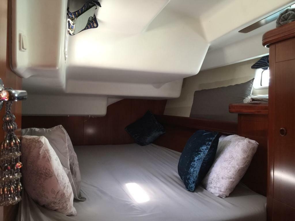 Luxury Yacht Stay "White Dove" Sleeps 6 Gibraltár Kültér fotó